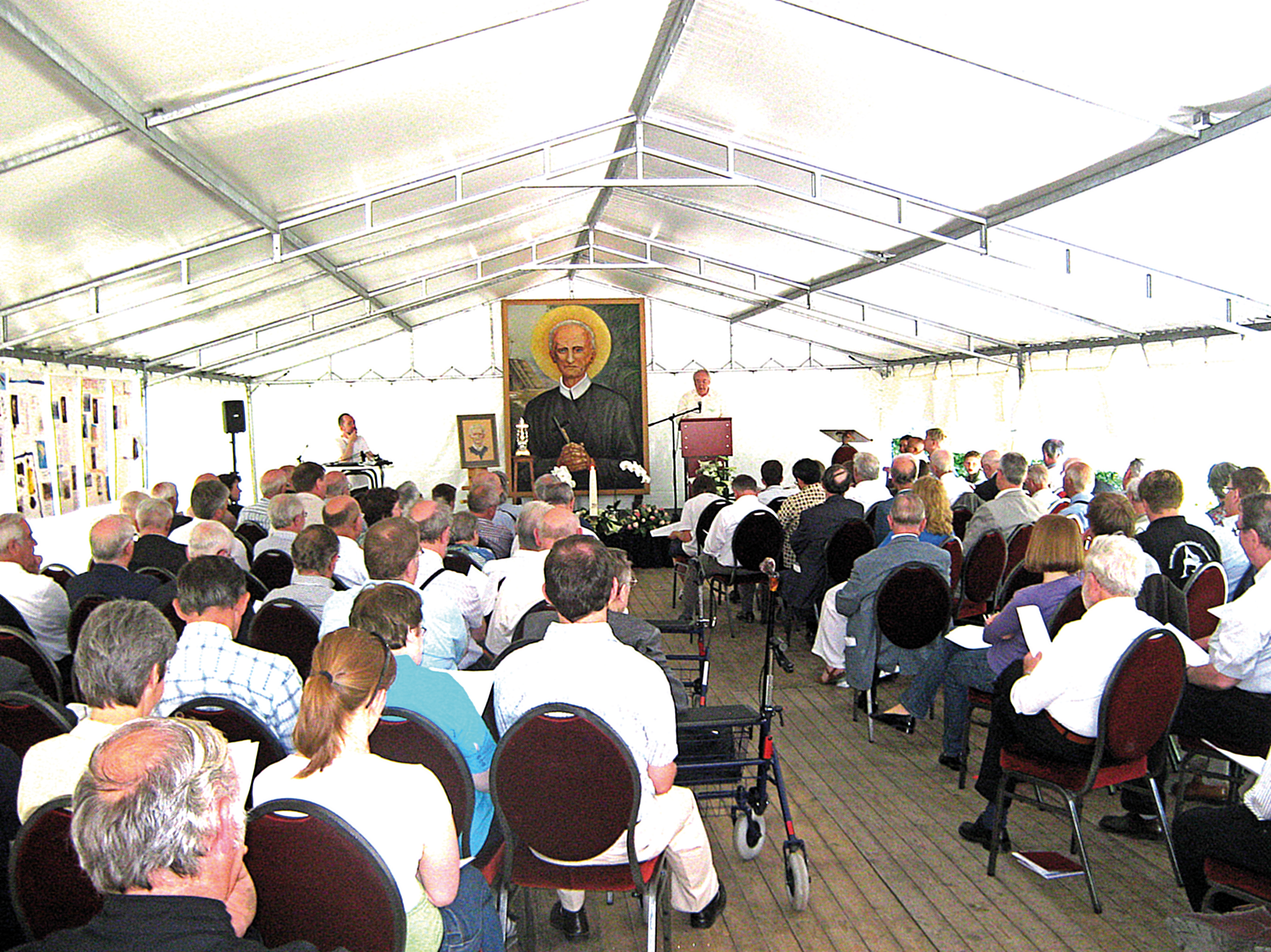 Het Peerke-jubileum van de redemptoristen op 24 juni 2009 vond plaats in een feesttent naast het Peerkepaviljoen dat toen nog niet klaar was.